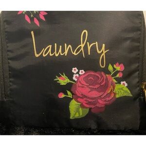 Very pretty travel laundry bag